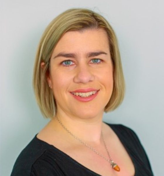 Dr Leigh Searle